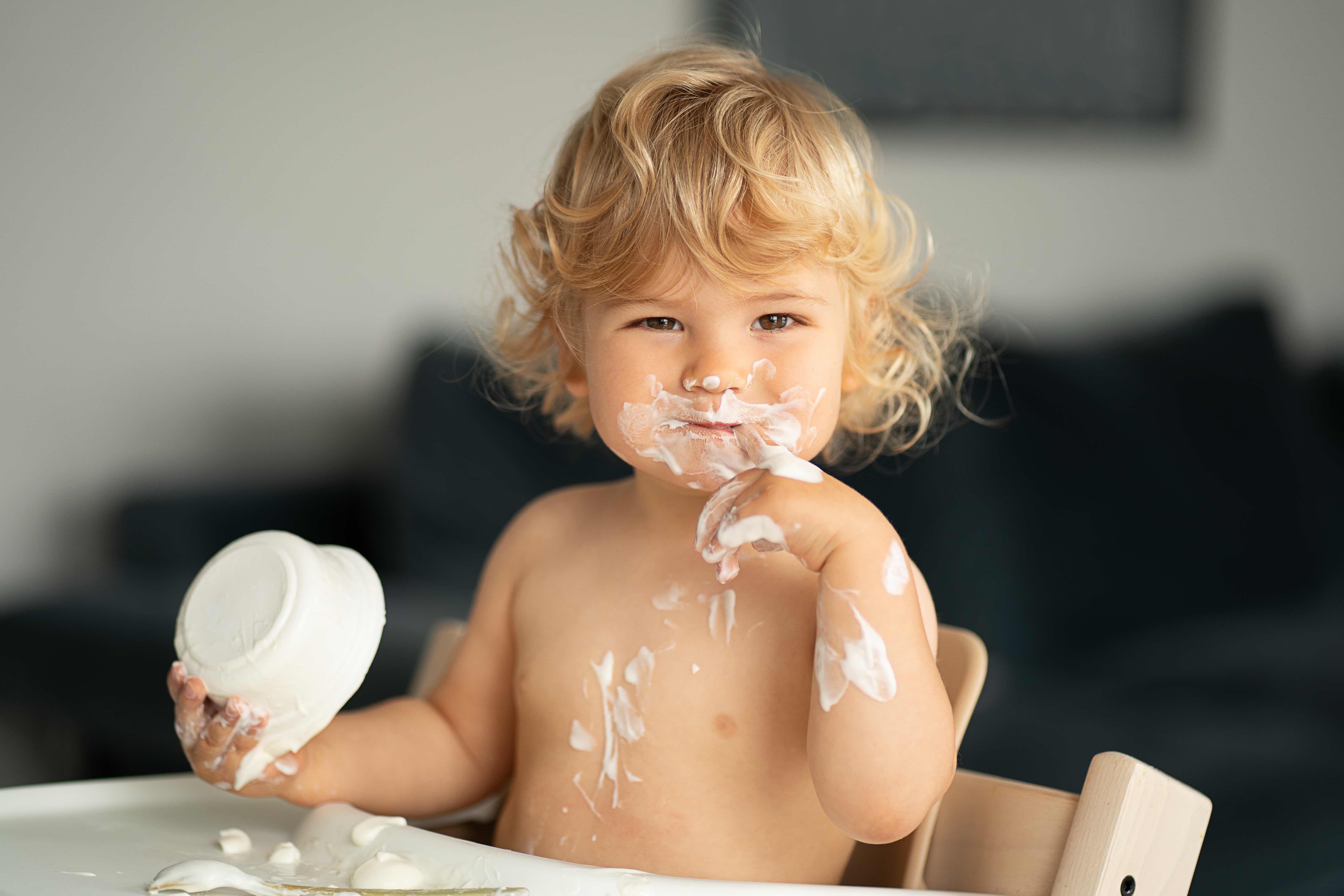Lifestyle child photographer Munich - candid children's photography