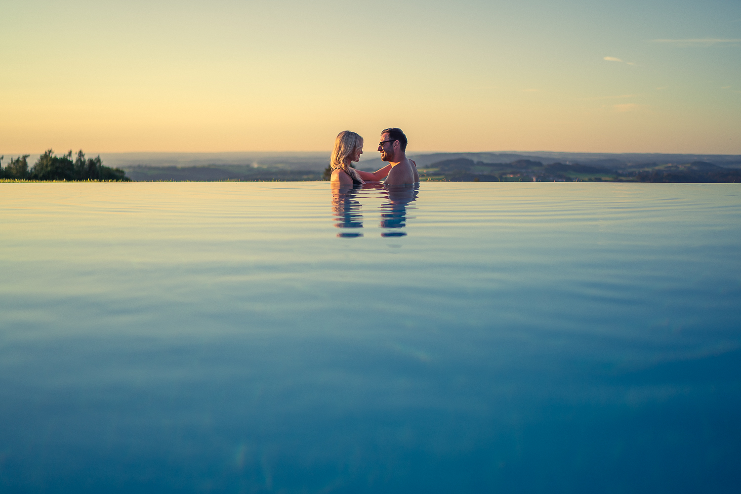 Couples photographer Munich - natural cinematic couple photography