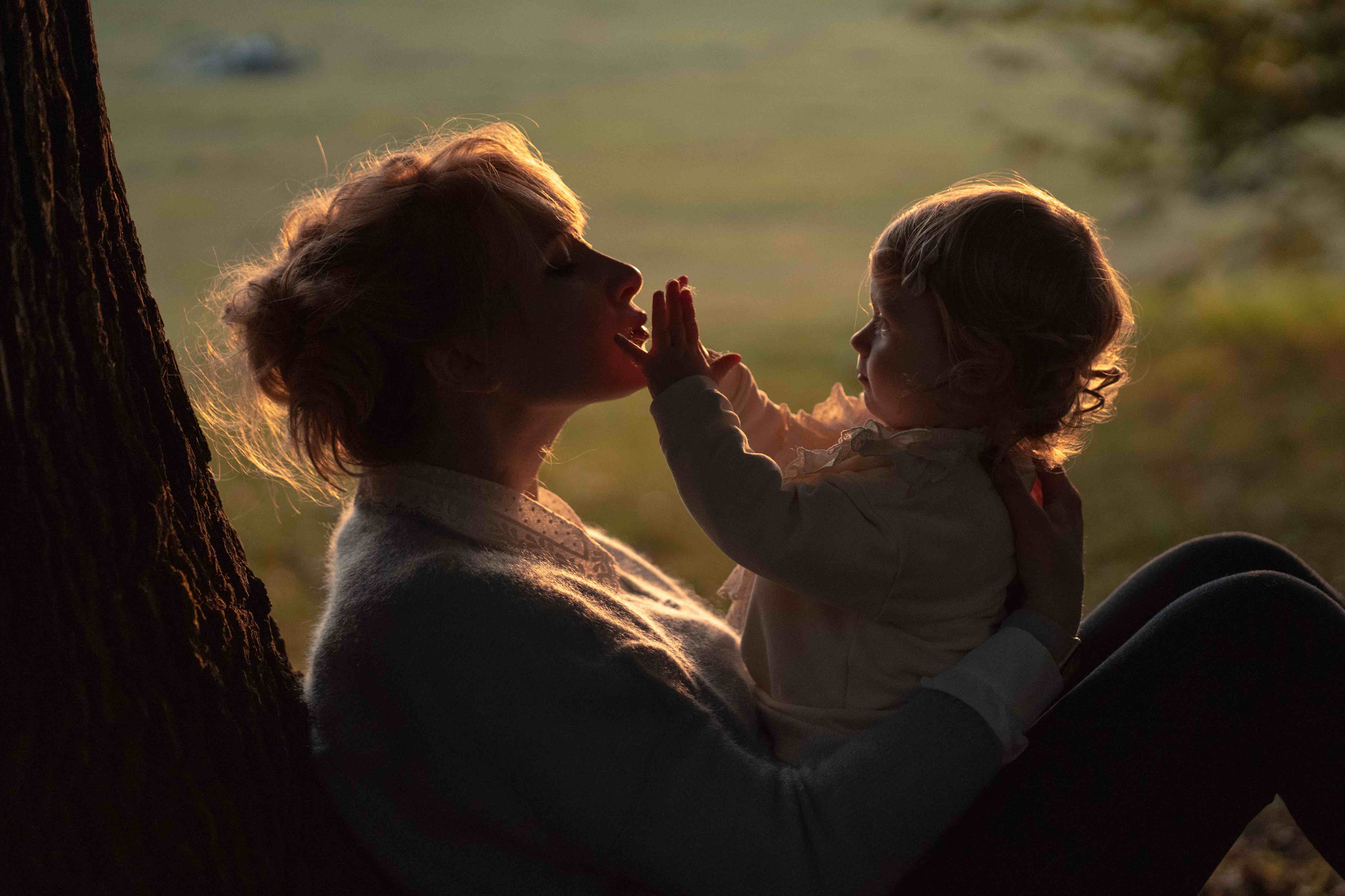 Mother and child photoshoot Munich - natural family photography
