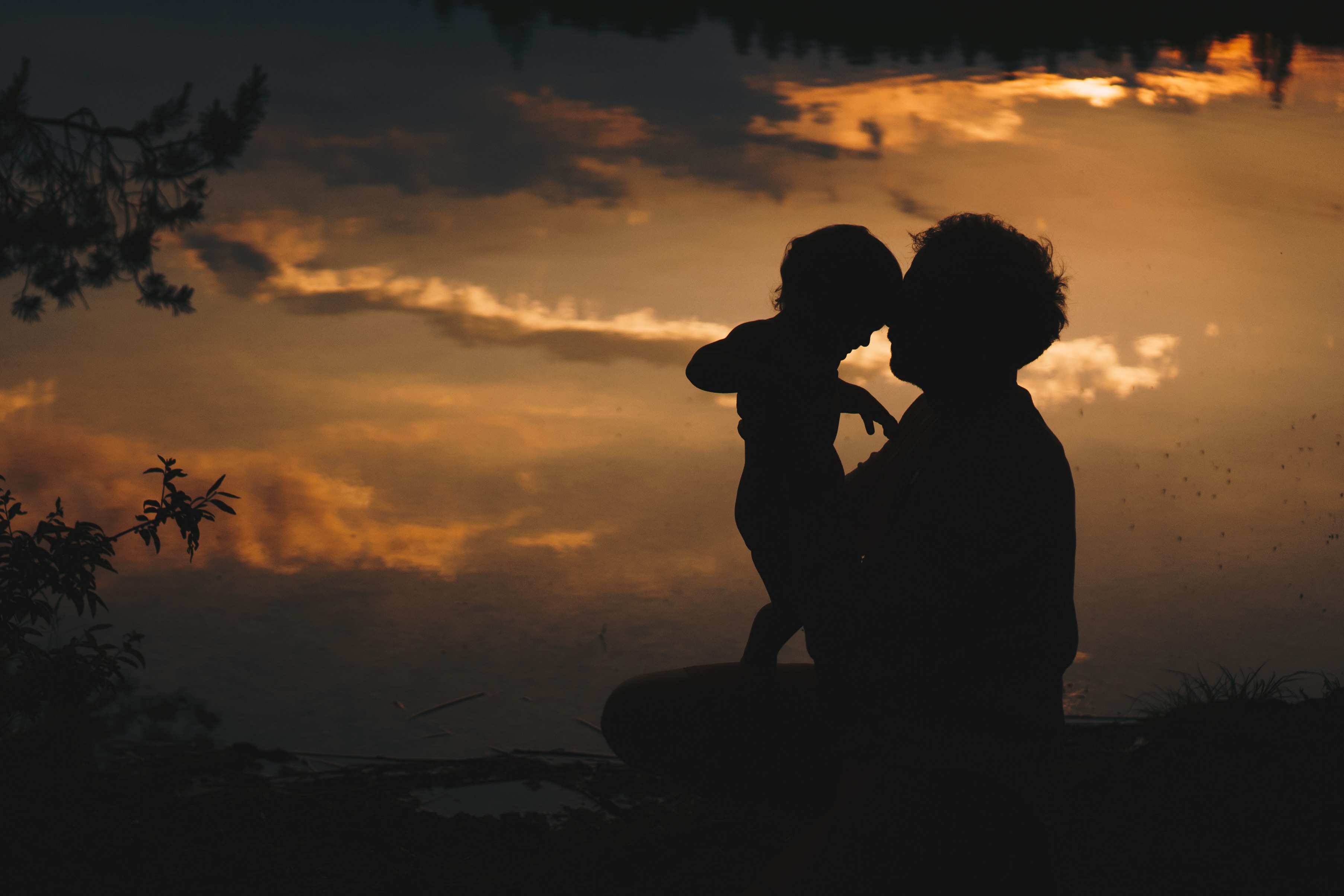 Unposed family portrait - natural family photography Munich