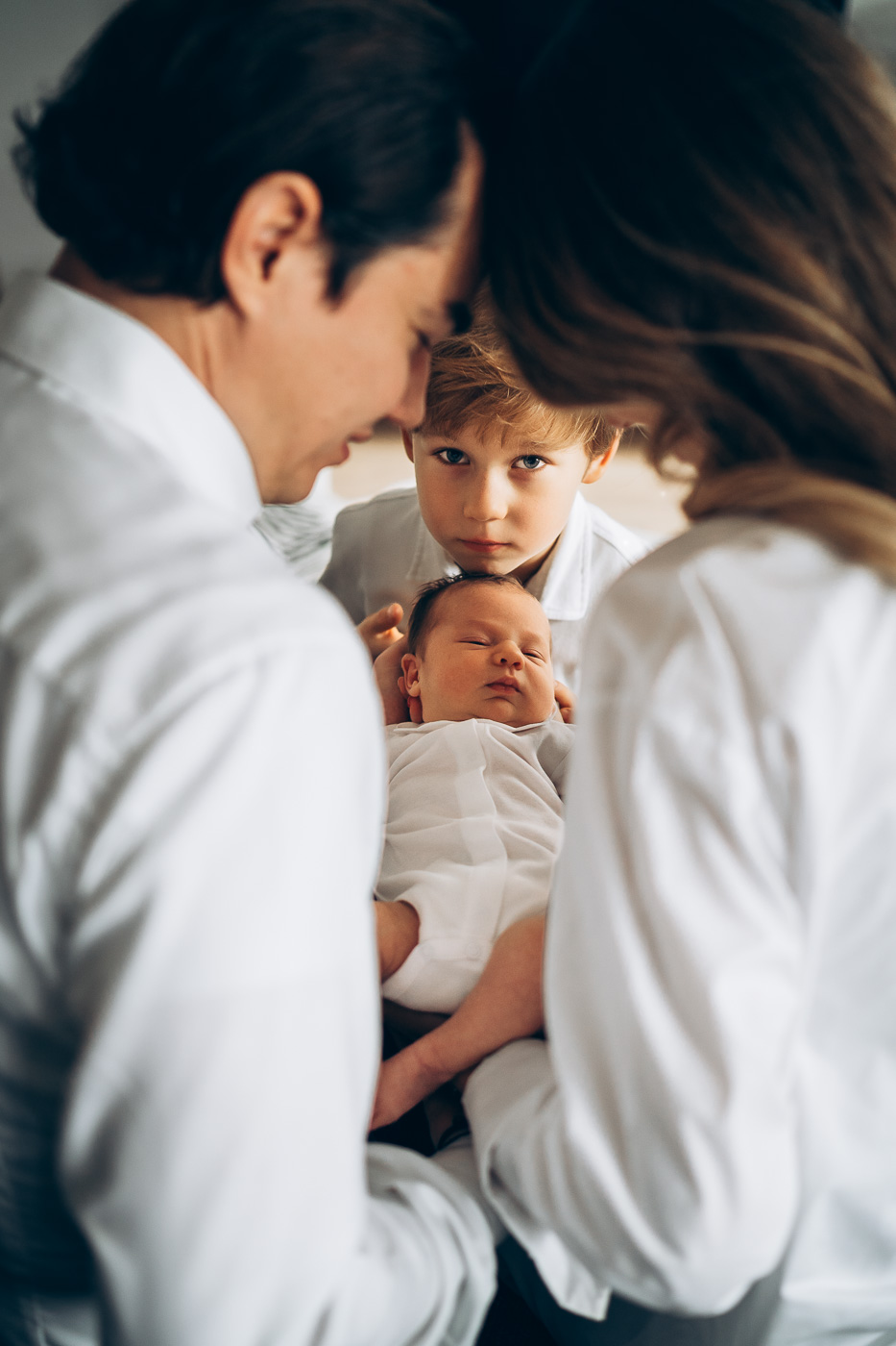 Newborn family photographer Munich - natural baby photography at home